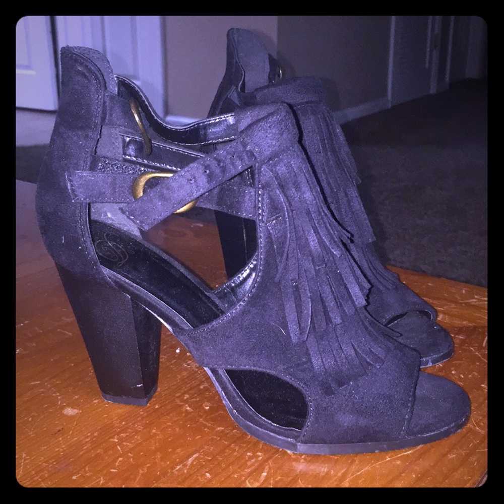 Size 8 fringe heels